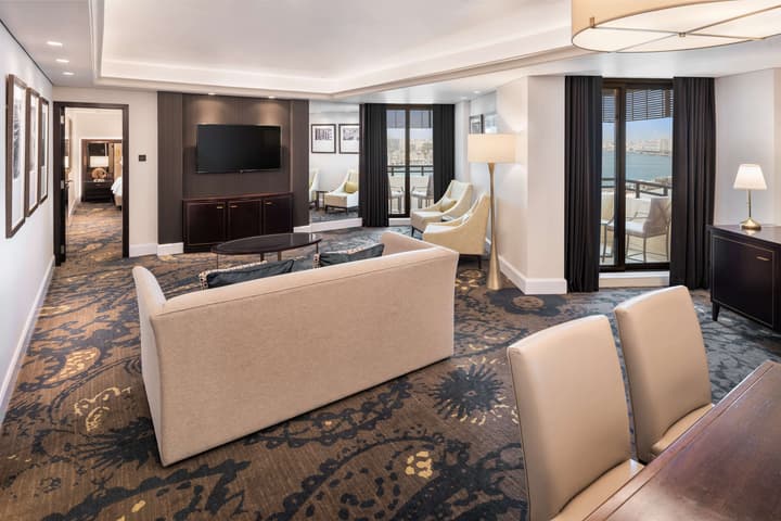 Radisson Blu Hotel, Dubai Deira Creek