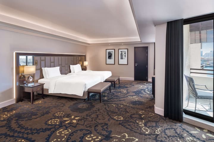 Radisson Blu Hotel, Dubai Deira Creek