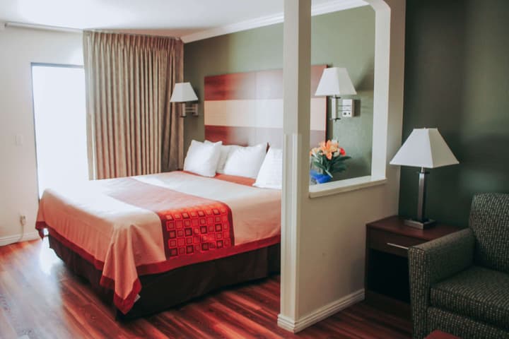 Rodeway Inn & Suites Lake Havasu City