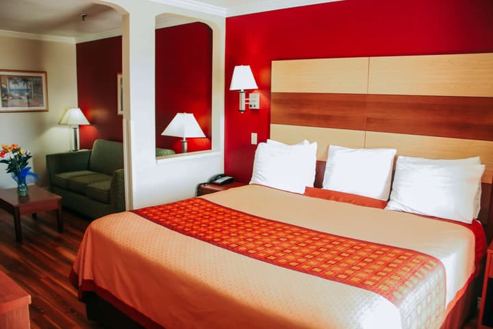 Rodeway Inn & Suites Lake Havasu City