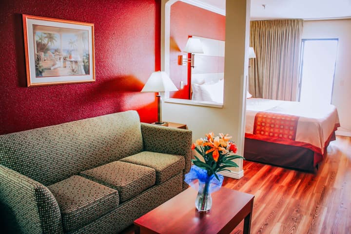 Rodeway Inn & Suites Lake Havasu City