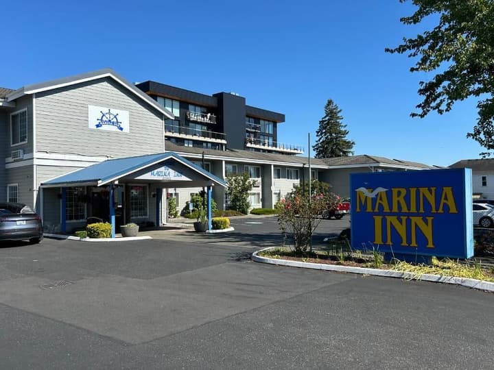 Marina Inn