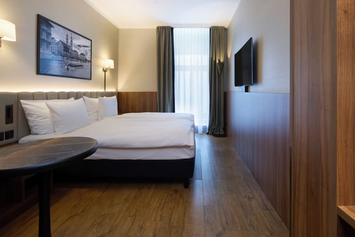 Central Plaza Hotel
