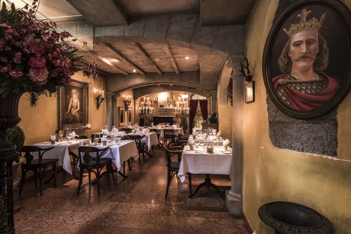 Central Plaza Hotel