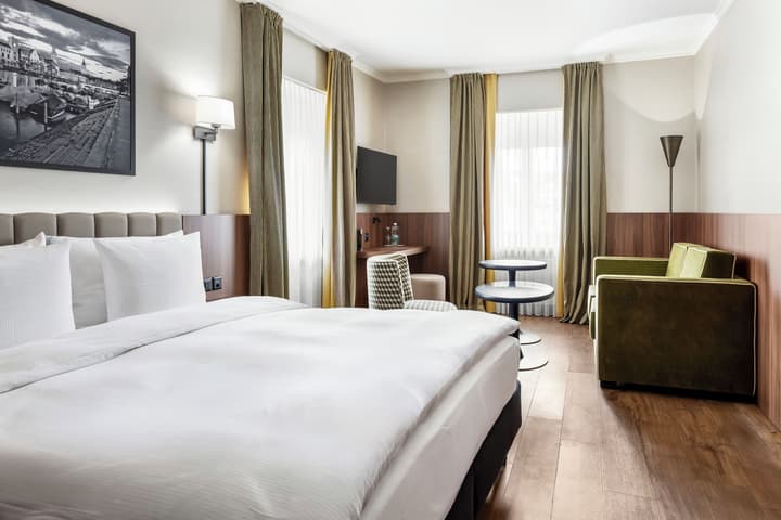 Central Plaza Hotel