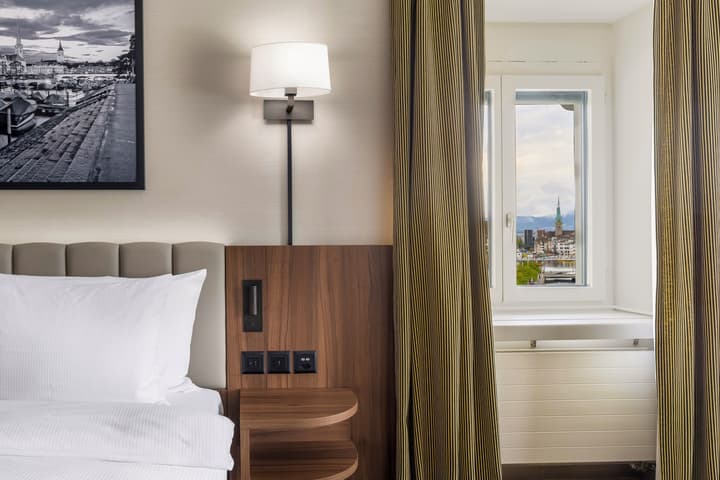 Central Plaza Hotel