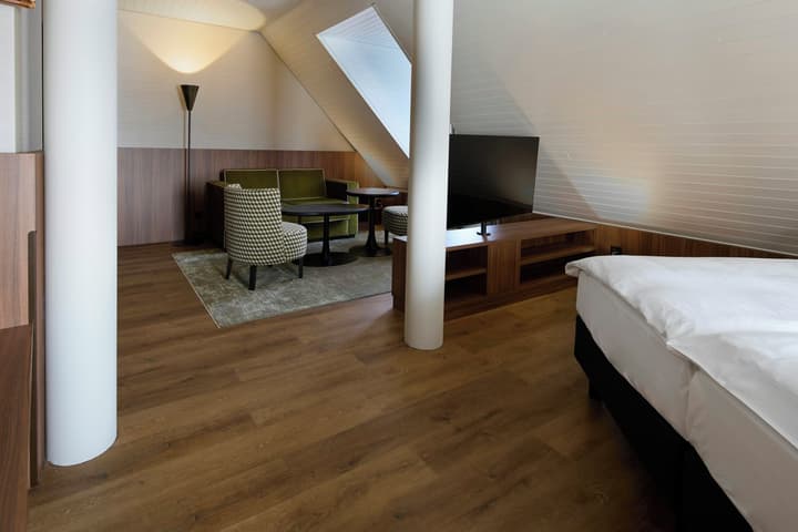 Central Plaza Hotel