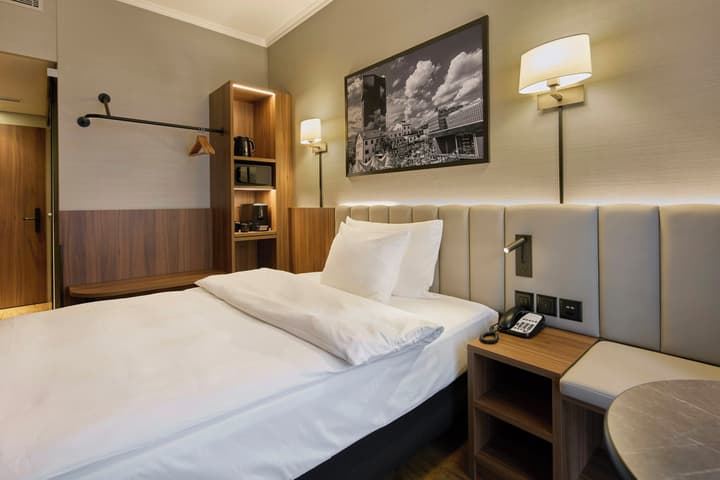 Central Plaza Hotel
