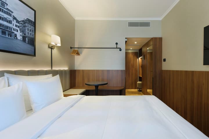 Central Plaza Hotel