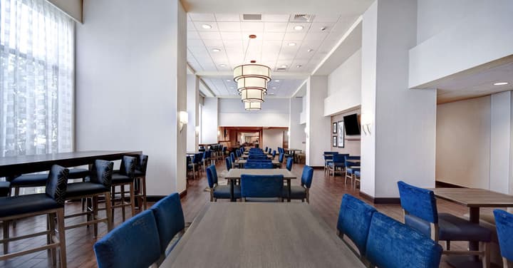 Hampton Inn & Suites Alexandria Old Town Area South