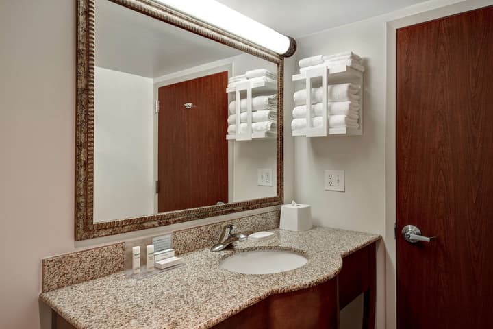 Hampton Inn & Suites Alexandria Old Town Area South