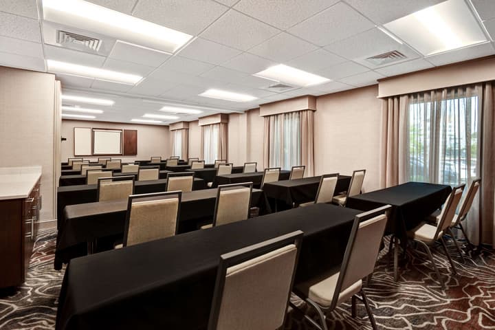 Hampton Inn & Suites Alexandria Old Town Area South