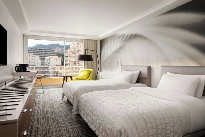 Le Meridien Beach Plaza
