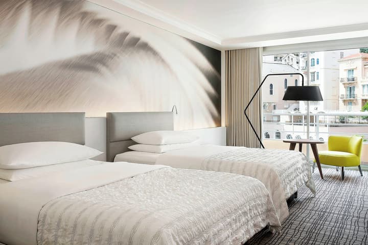 Le Meridien Beach Plaza