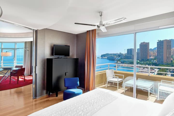 Le Meridien Beach Plaza