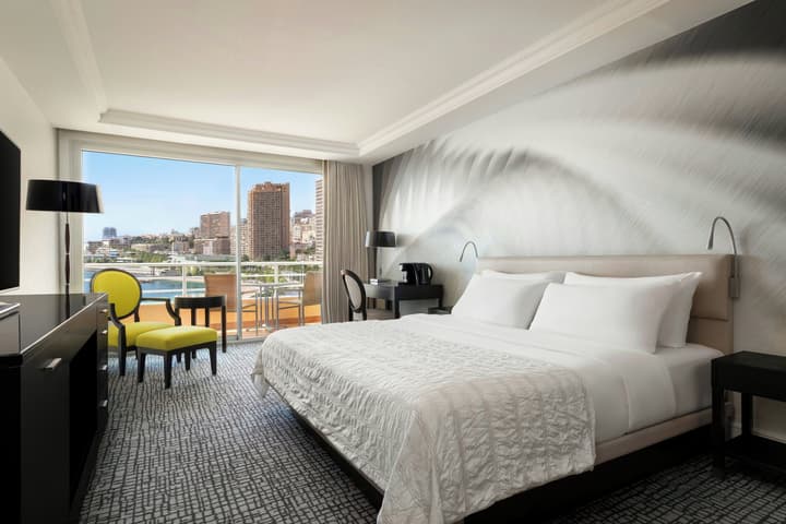 Le Meridien Beach Plaza