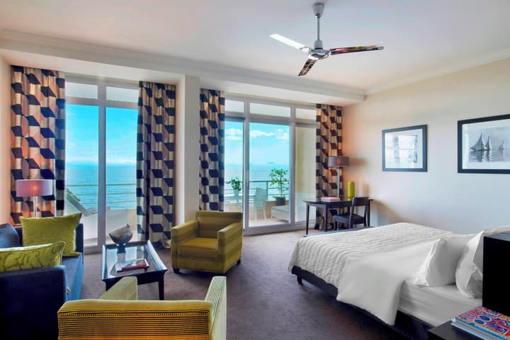 Le Meridien Beach Plaza