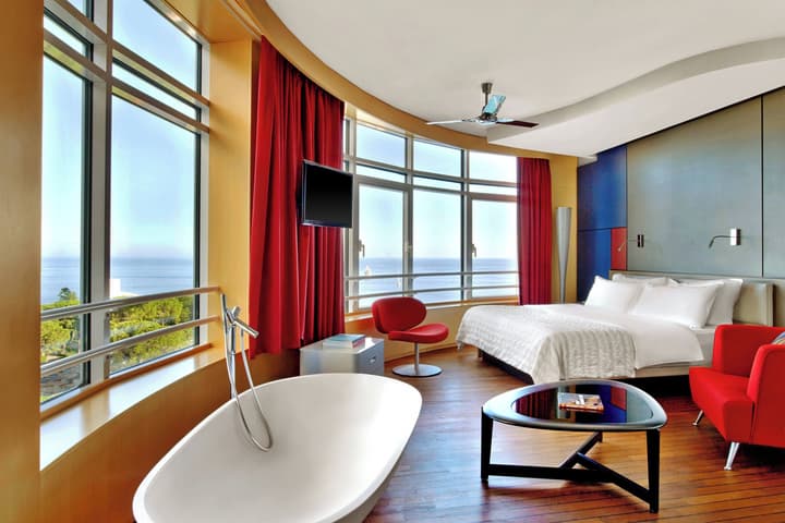 Le Meridien Beach Plaza