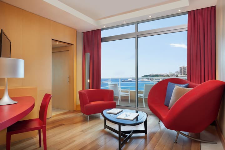 Le Meridien Beach Plaza