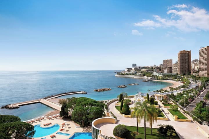 Le Meridien Beach Plaza