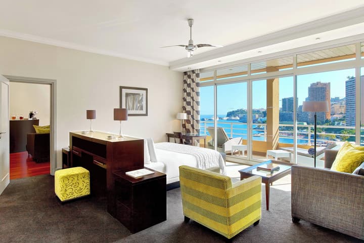 Le Meridien Beach Plaza