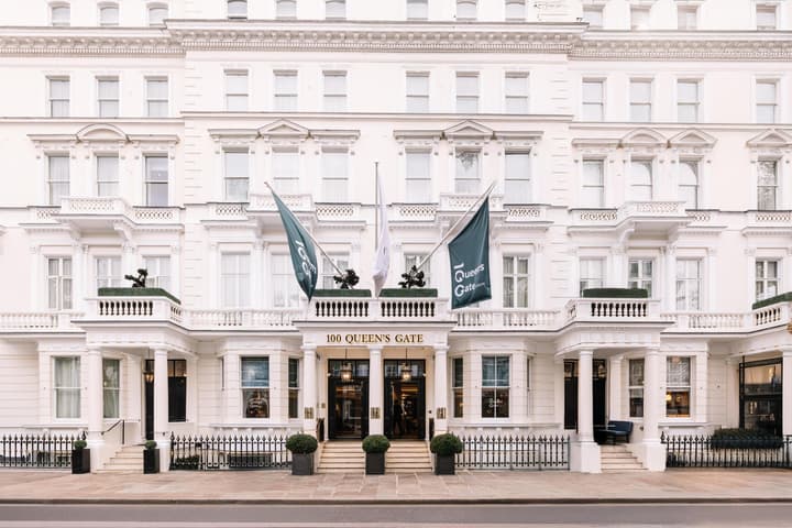100 Queen's Gate Hotel London Kensington, Curio Collection by Hilton