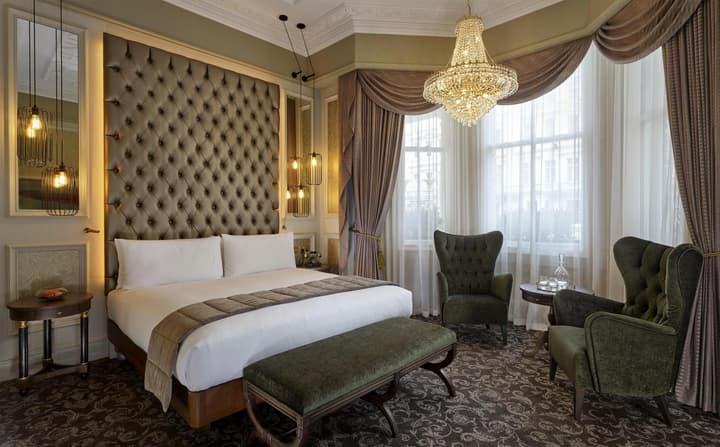 100 Queen's Gate Hotel London Kensington, Curio Collection by Hilton