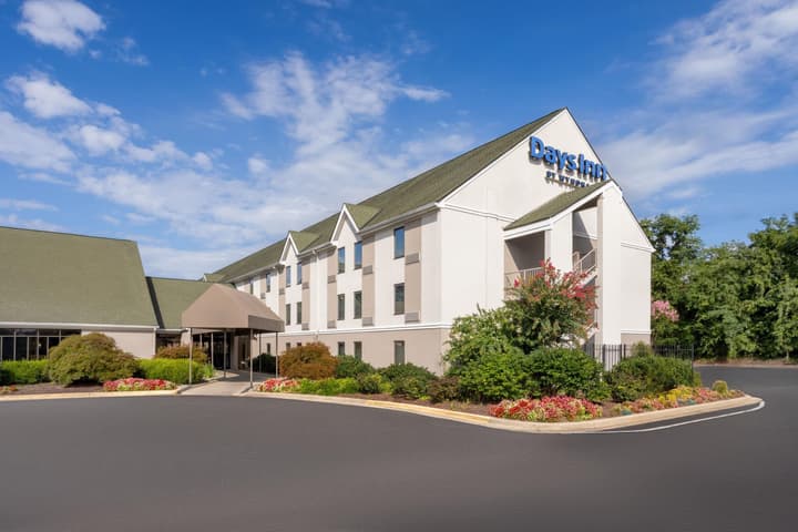 Days Inn by Wyndham Lanham Washington DC