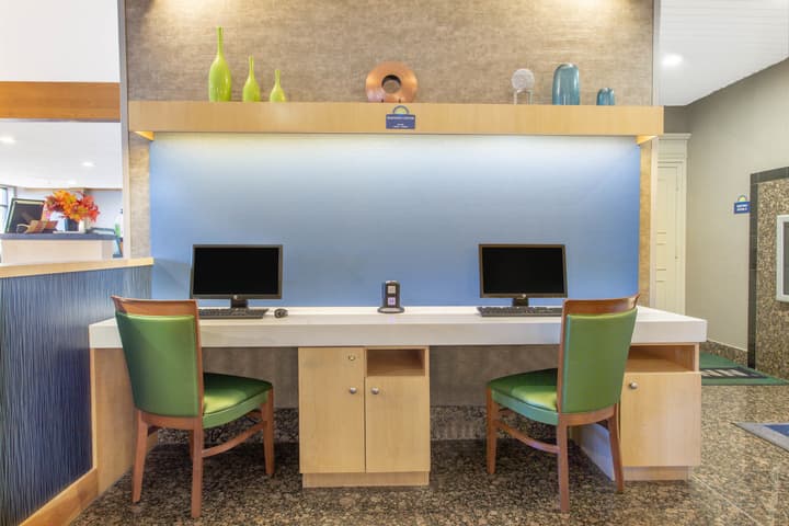 Days Inn by Wyndham Lanham Washington DC