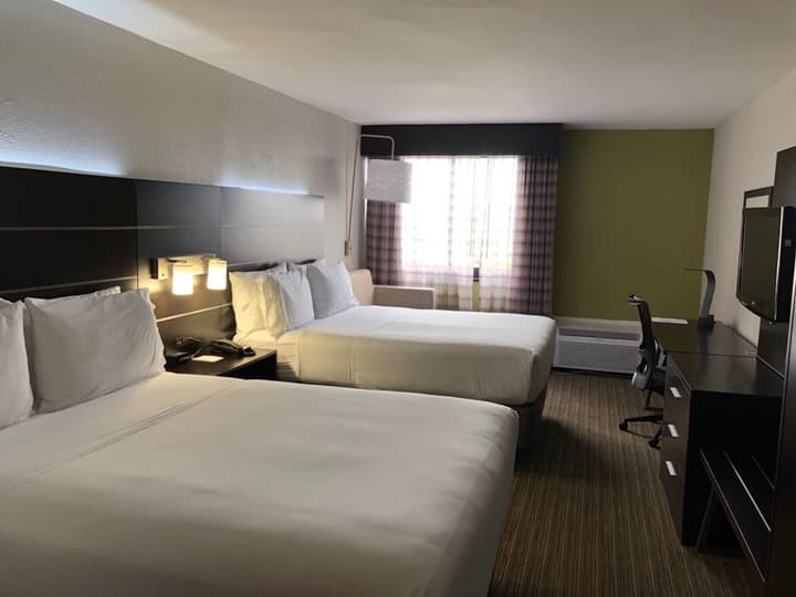 Holiday Inn Express & Suites Miami - Hialeah by IHG