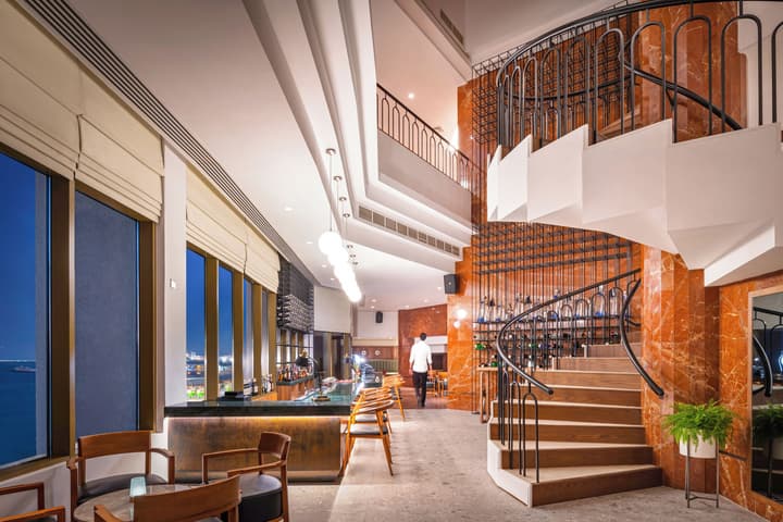 JA Beach Hotel, Dubai