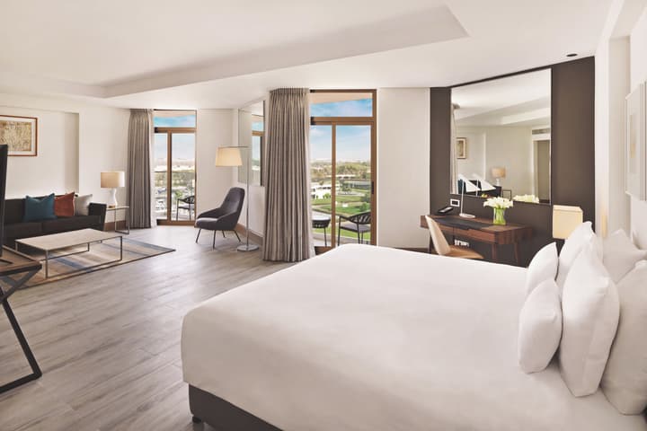 JA Beach Hotel, Dubai