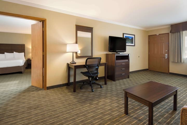 Best Western Holiday Hotel