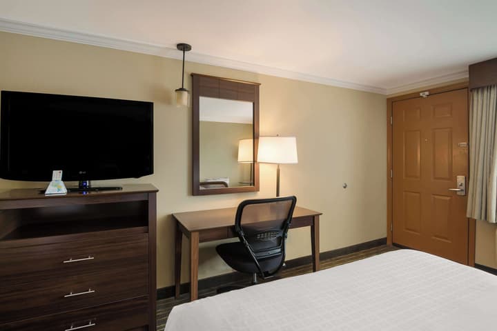 Best Western Holiday Hotel