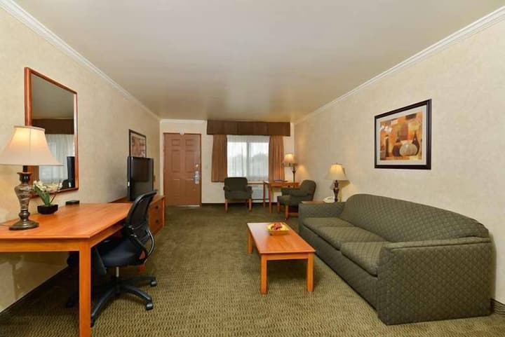 Best Western Holiday Hotel