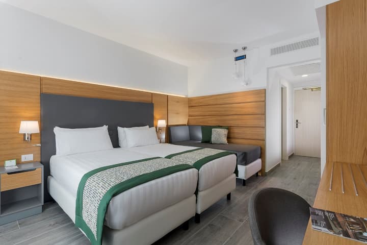 Holiday Inn Naples by IHG