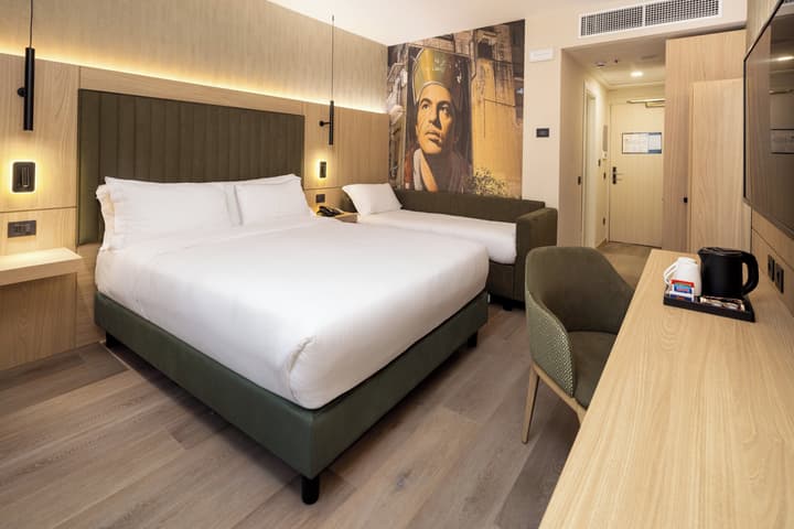 Holiday Inn Naples by IHG