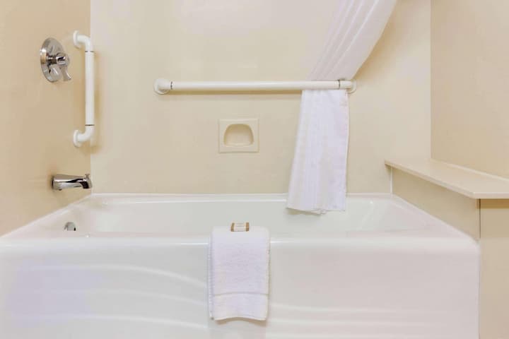 Baymont by Wyndham Oklahoma City Airport
