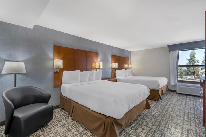 Best Western Plus Fresno Airport Hotel