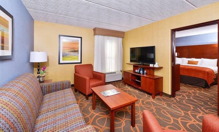 Best Western Plus Fresno Airport Hotel