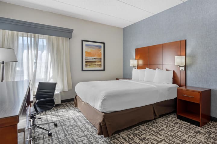 Best Western Plus Fresno Airport Hotel