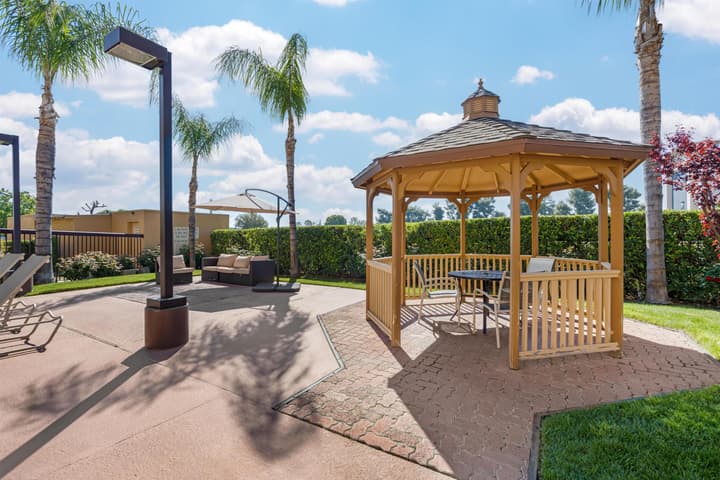 Best Western Plus Fresno Airport Hotel