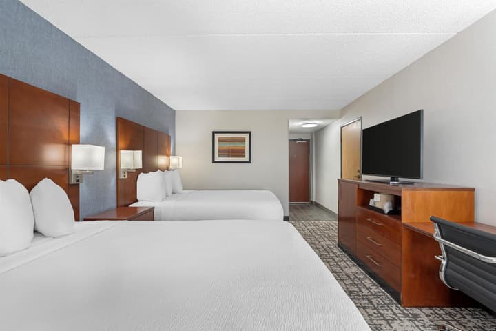 Best Western Plus Fresno Airport Hotel
