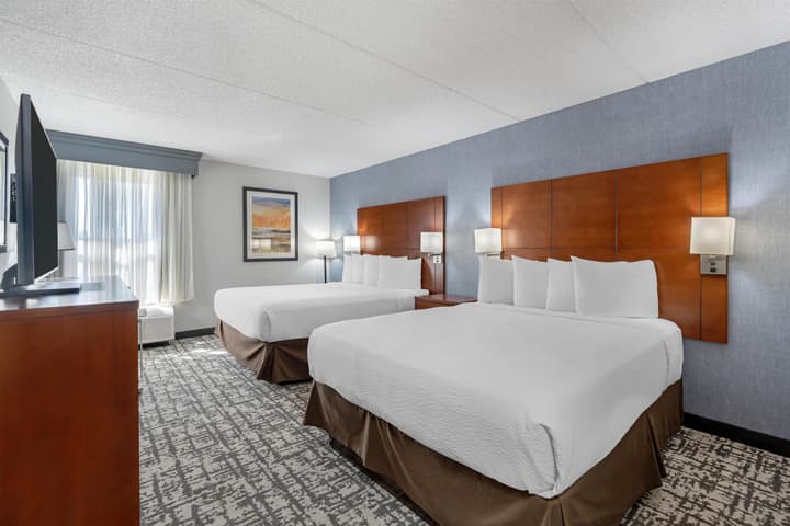 Best Western Plus Fresno Airport Hotel