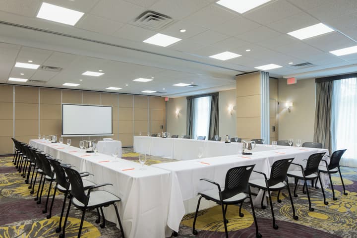 Crowne Plaza Chicago SW - Burr Ridge by IHG