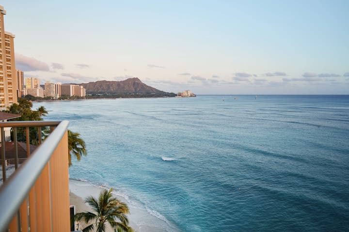 OUTRIGGER Reef Waikiki Beach Resort