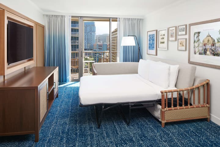 OUTRIGGER Reef Waikiki Beach Resort