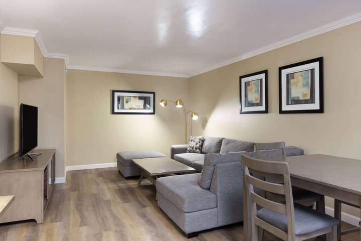 Travelodge by Wyndham Monterey Bay