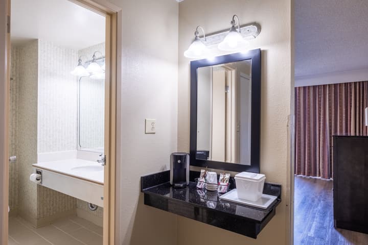 Travelodge by Wyndham Monterey Bay