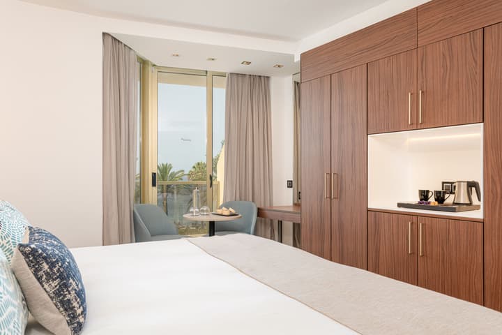 Sir Anthony Hotel